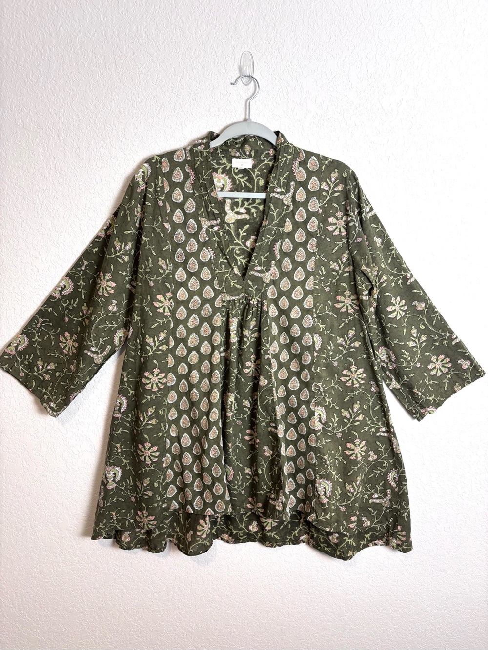 World Market Olive Green Block Print Floral Tunic Top Women’s L/XL Boho Relaxed